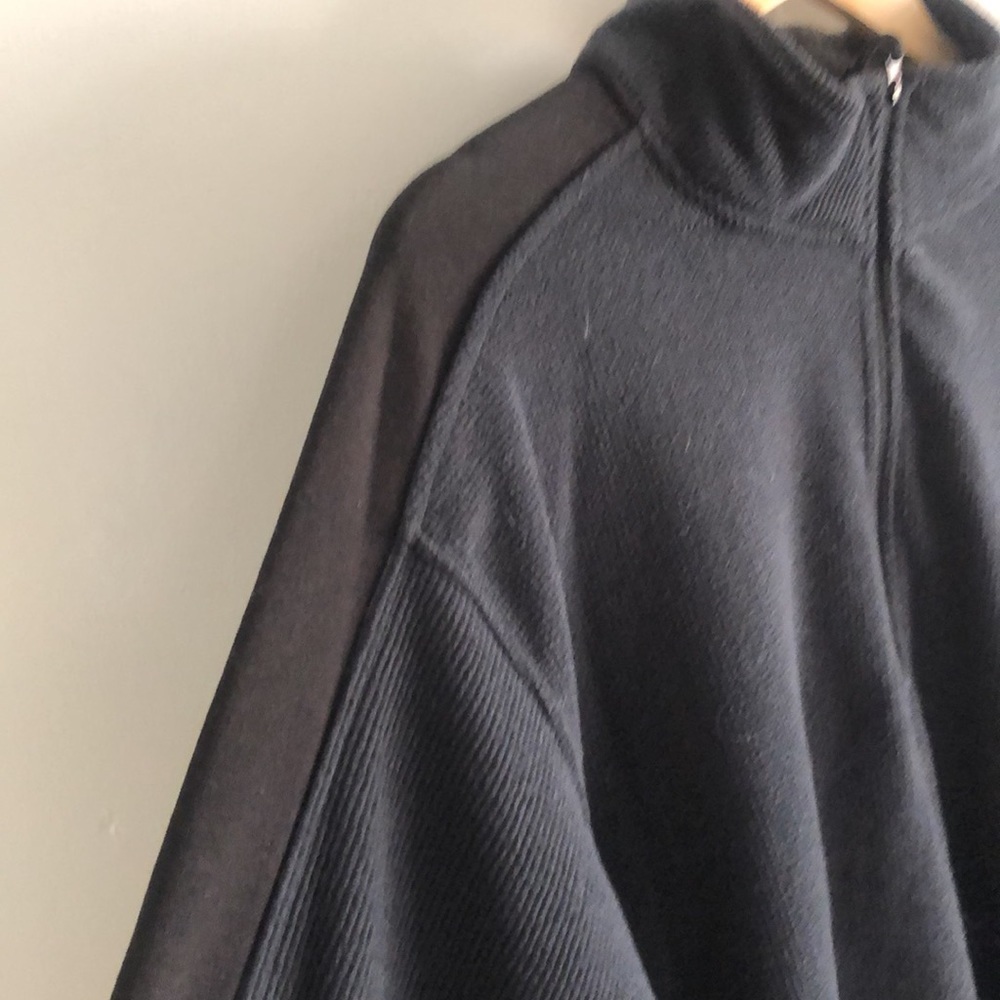 Cabela’s men’s black fleece sweater - Picture 5 of 9